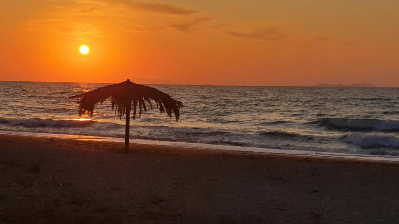 Dalas Beach House Almiros Beach Екстериор снимка